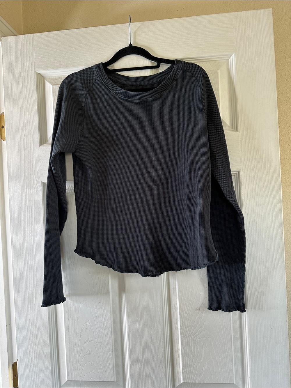 We The Free Dark Gray Ribbed Lettuce-Edge Long Sleeve Top